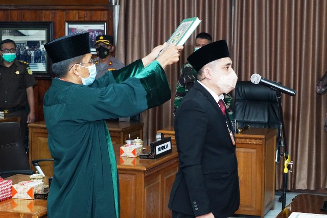 Beny Yusrial lakukan pengucapan sumpah Ketua DPRD Kota Bukittinggi Sisa Masa Jabatan 2019-2024